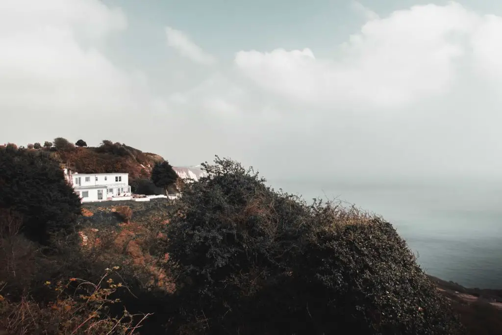 A white house perched on a cliff when hiking from Folkestone to Dover.