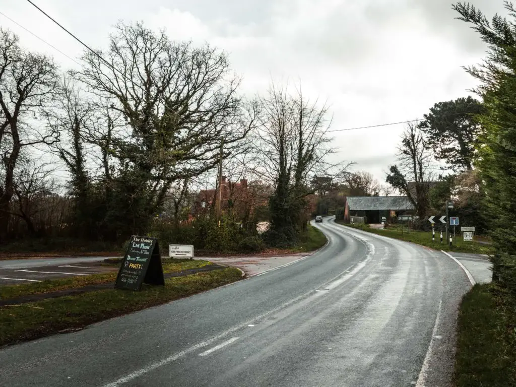 A winding road along the walk from Brockenhurst to Lymington.