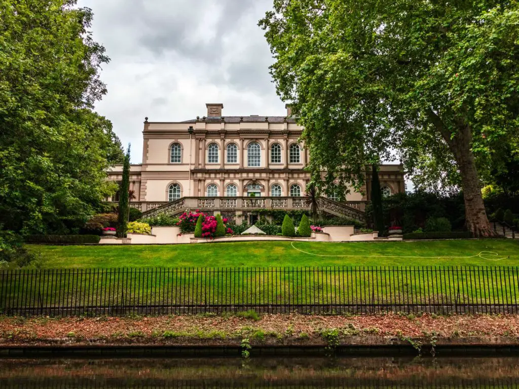 A grand Manor House on the edge of the Regents Canal.