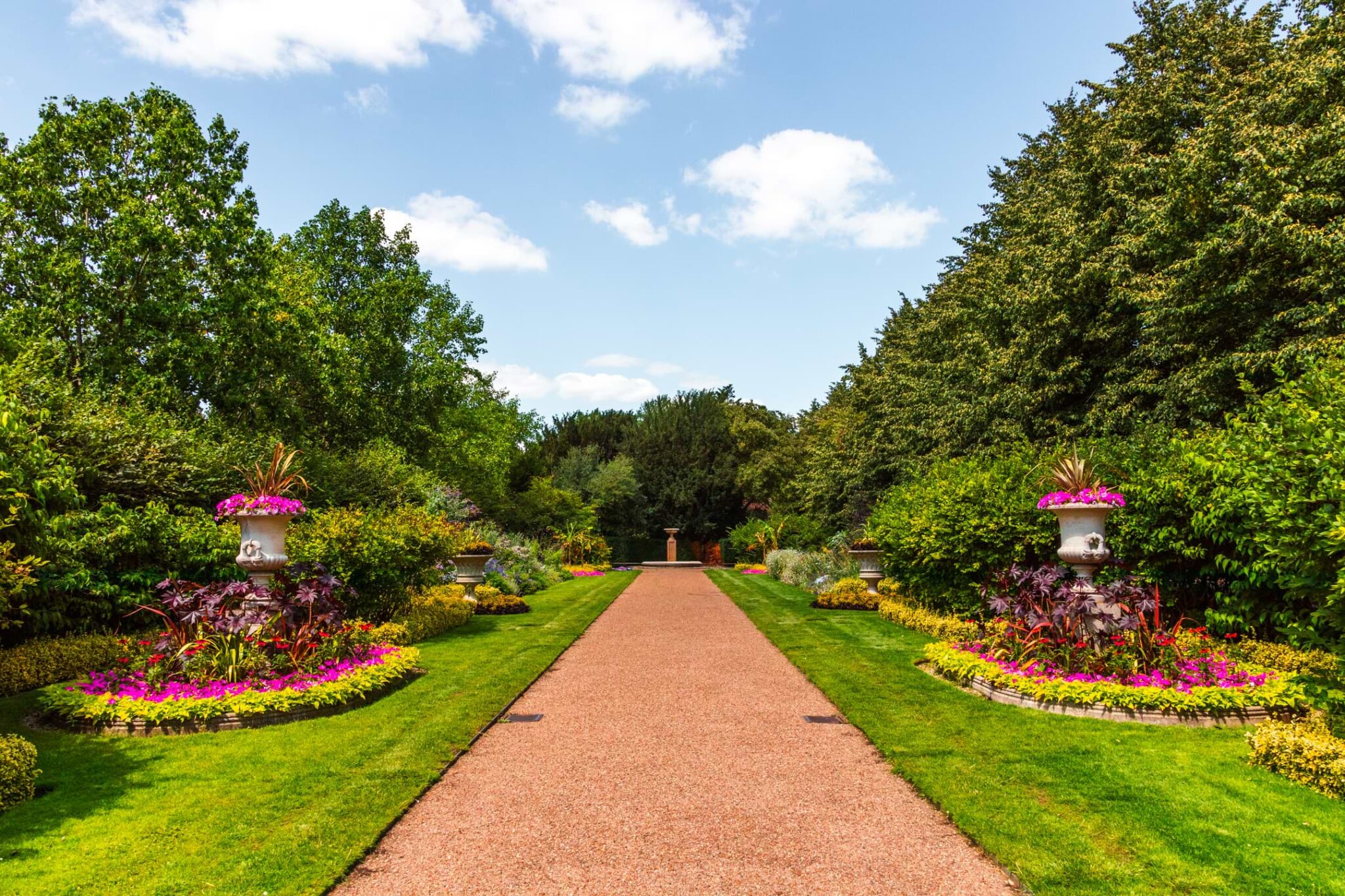 How to walk from Regents Park to Primrose Hill - She walks in England