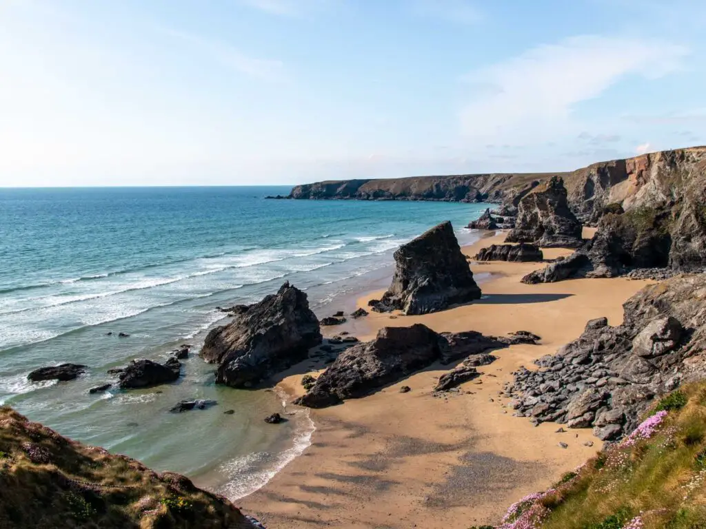 File:Steep steps to Bedruthan Beach - geograph.org.uk - 1013897.jpg -  Wikimedia Commons