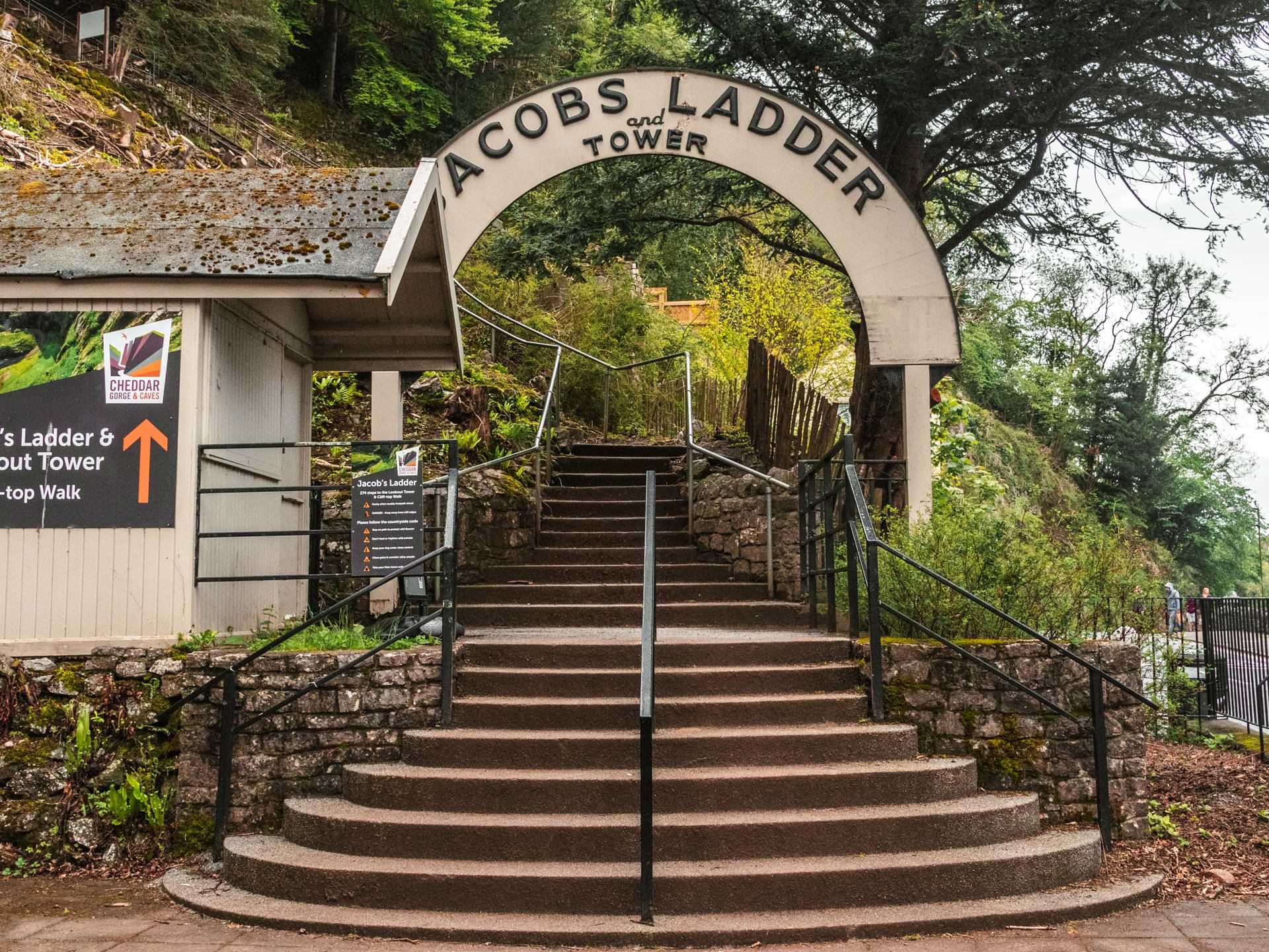 How to do the Clifftop Cheddar walk She walks in England
