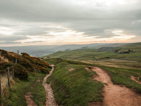 How To Walk Winnats Pass Detailed Guide She Walks In England How To Walk Winnats Pass Detailed Guide She Walks In England