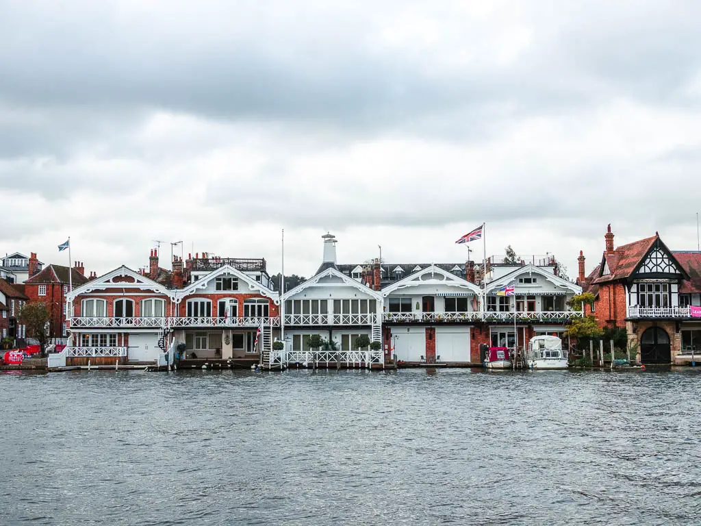 Looking across the river, to river side houses of Henley on the other side, at the start of the walk towards Hambleden.
