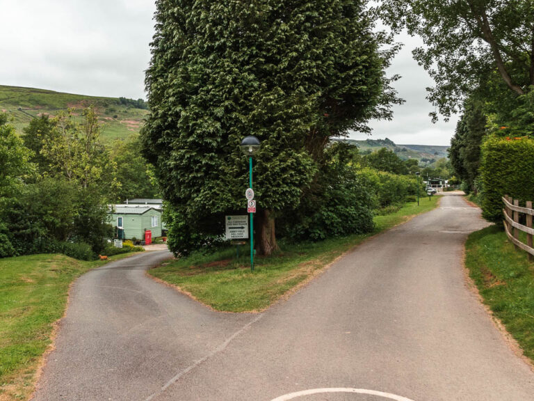Rosedale Abbey Walk via the Railway and Blakey Ridge - She walks in England